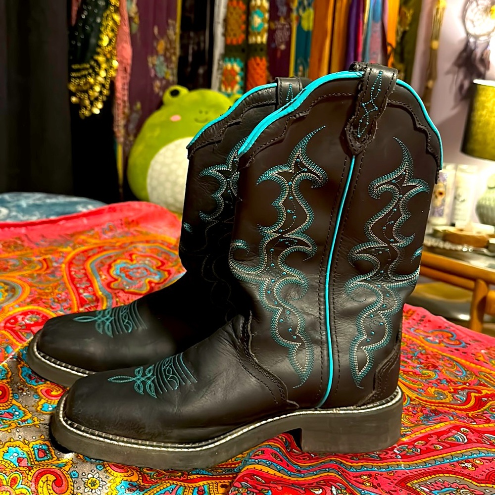Elegant Black and Teal Heeled Boots
